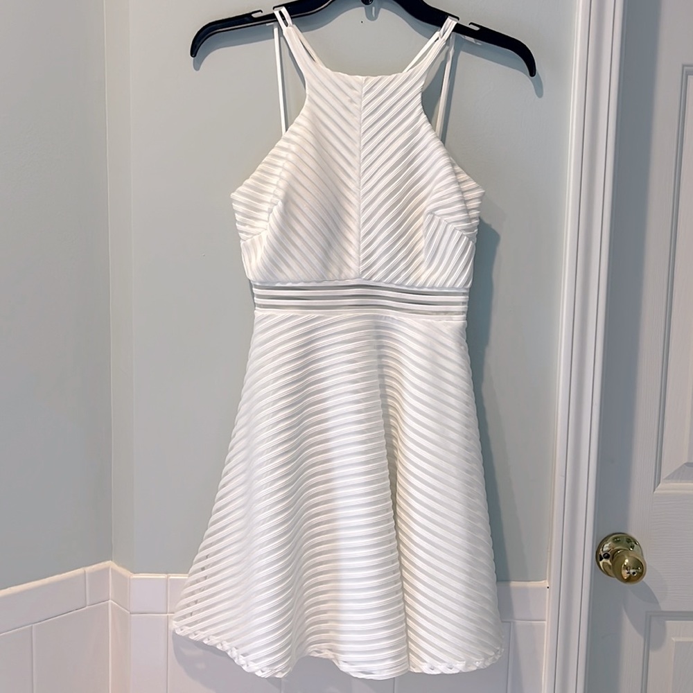 Lovely, classy white hoco or cotillion dress, brand dear moon, size 0, dillards
